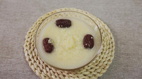 孕中期食谱 |  怀孕后气色差吃什么好？试试小米红枣粥，补铁补血，孕妇早餐好选择