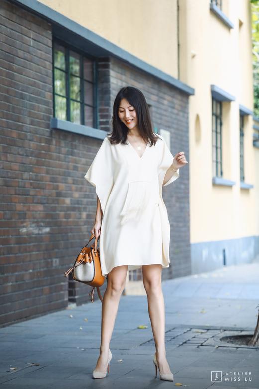 AtelierMissLu / Celia-珍珠白蝙蝠袖V领连身裙 商品图1