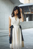 AtelierMissLu / Bonnie-珍珠白腰间装饰V领连身裙 商品缩略图4