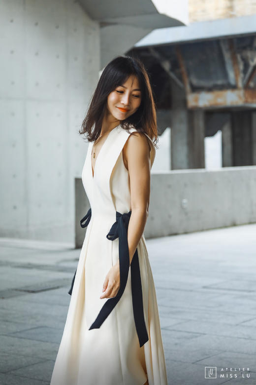 AtelierMissLu / Bonnie-珍珠白腰间装饰V领连身裙 商品图6