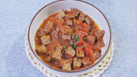 孕中期食谱 | 孕妇补铁吃什么好？试试这道番茄炖牛肉，肉质鲜美，酱汁下饭