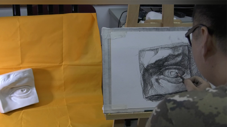 “独特”的素描课堂-石膏眼睛的绘画学习