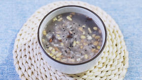 孕中期食谱 |  孕妇吃什么早餐好？试试五仁大米粥，营养丰富，有利胎儿发育