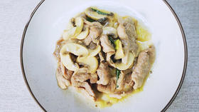 孕晚期食谱 | 孕妇便秘吃什么好？试试口蘑肉片，肉质鲜美，十分下饭