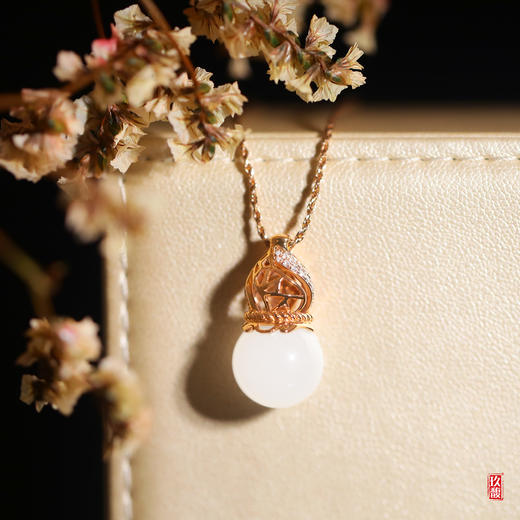 18K玫瑰金和田玉（白玉）镶钻玉珠吊坠--宝葫芦  / 玉珠12mm 商品图0