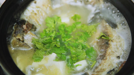 哺乳期食谱 | 坐月子下奶吃什么好？试试豆腐鲫鱼汤，催奶经典美食哦~ 商品图0