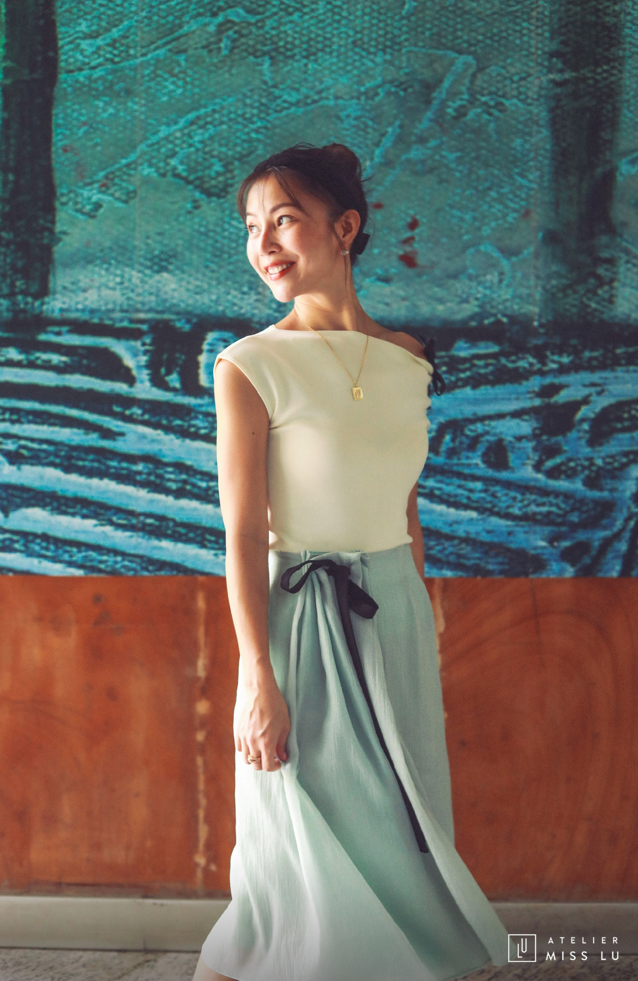 AtelierMissLu / Janel-白色一字斜肩针织上衣