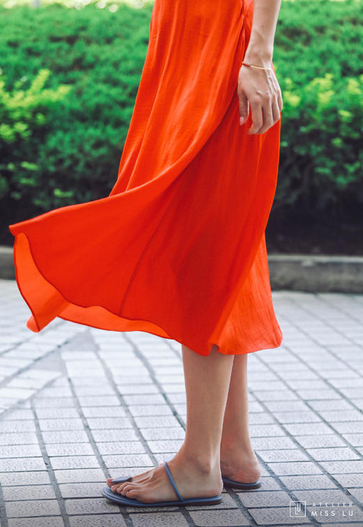 AtelierMissLu / Carina-探戈红荷花袖方领露背裙 商品图8