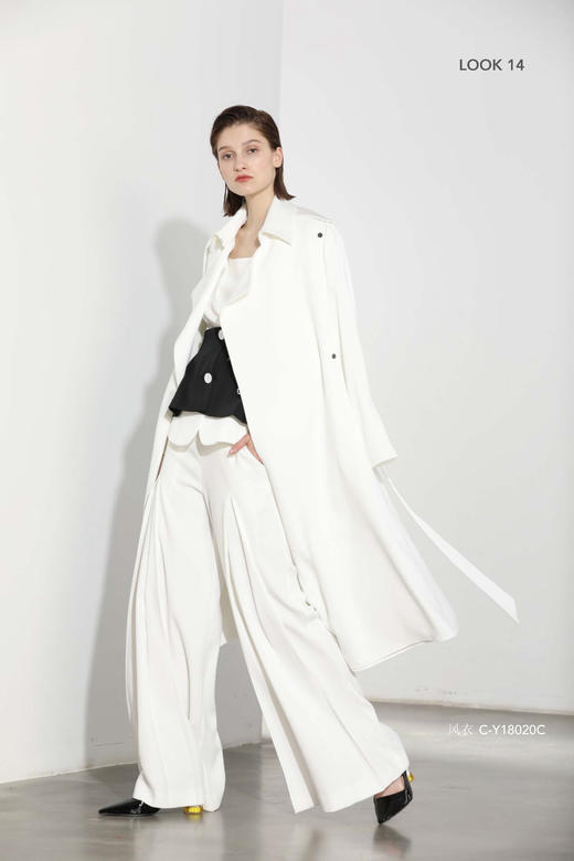 不规则飘逸风衣 商品图0