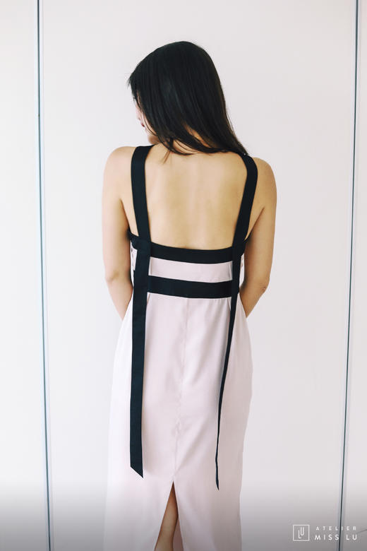 AtelierMissLu / Betzy-香槟粉交叉挂脖礼服裙 商品图4