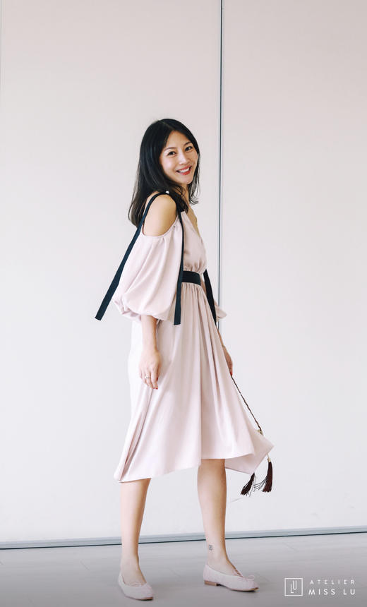 AtelierMissLu / Cintia-香槟粉飘带装饰连身裙 商品图3