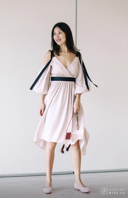AtelierMissLu / Cintia-香槟粉飘带装饰连身裙 商品图0