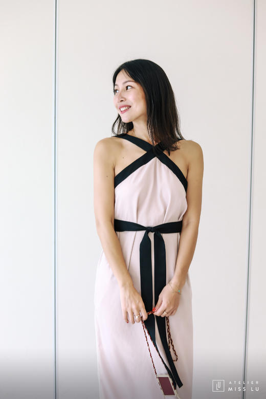 AtelierMissLu / Betzy-香槟粉交叉挂脖礼服裙 商品图3