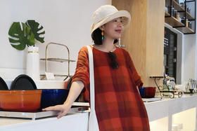 爱笑的女人，是穿绽放的她啊