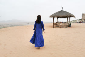 遇见绽放，我成了善变的女人