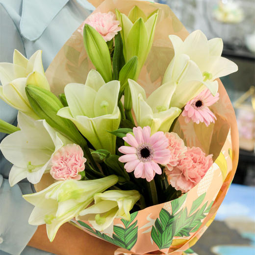 【周四团购】5枝铁炮百合混搭49.9元 2人拼团 商品图1