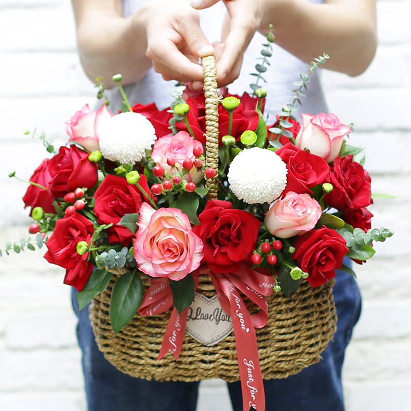 精品玫瑰康乃馨混搭手提花篮-送女朋友妈妈老师老婆教师节母亲节520
