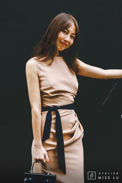 AtelierMissLu / Lyda-肉桂奶茶立裁腰间系带连身裙 商品图1
