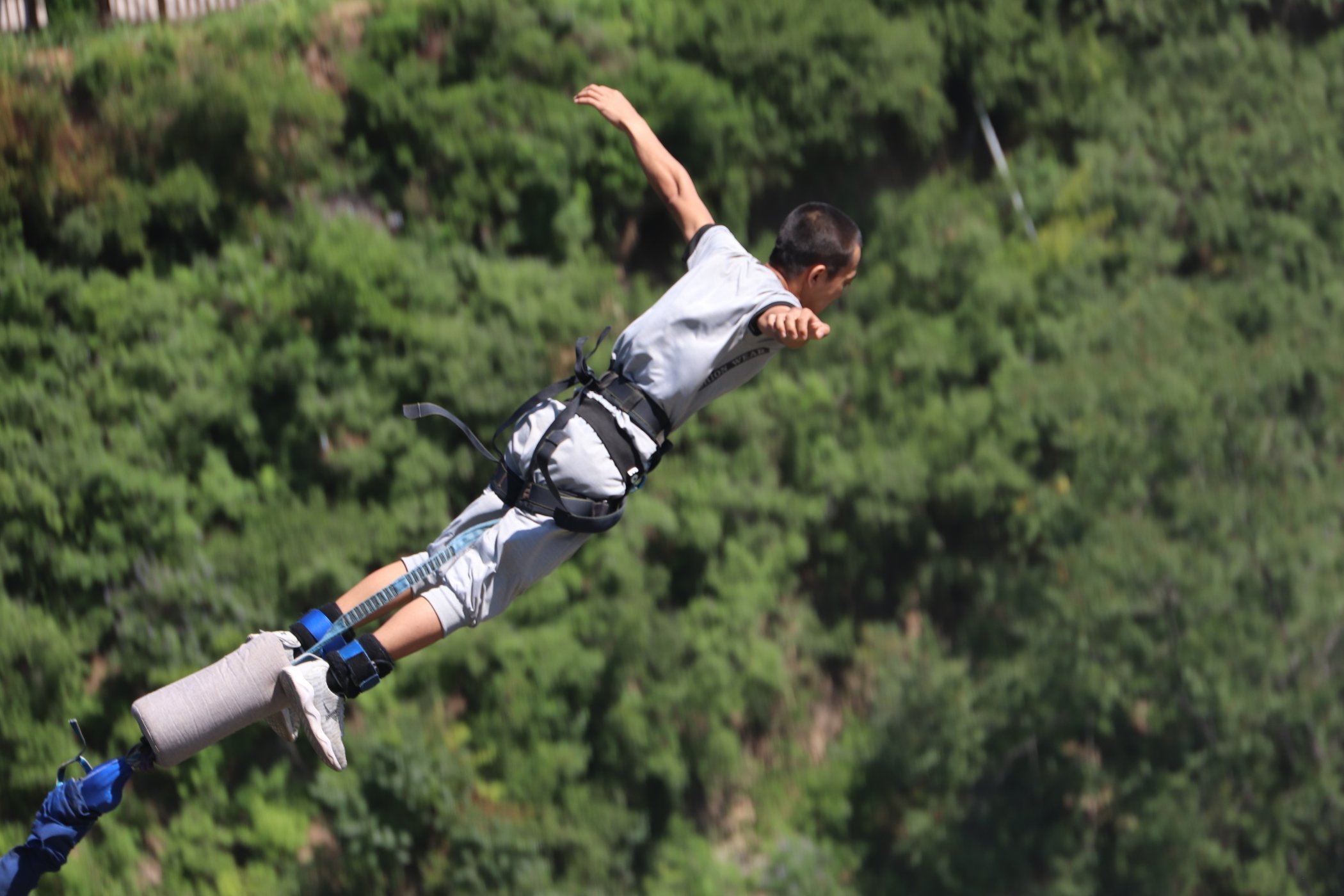狮子坪高空蹦极成人票1张,赠送蹦极视频 电子版照片(短信码,系统发码)