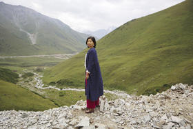 不是因为谁，而是相互吸引