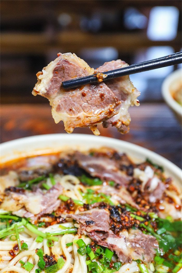 9元吃饱两人!牛大锅网红饸饹面,可打包!