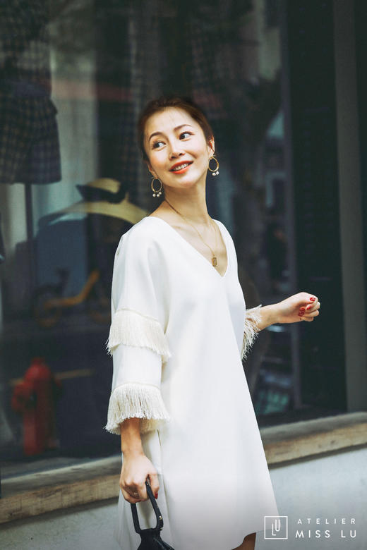 AtelierMissLu / Eileen-珍珠白袖口流苏V领连身裙 商品图2