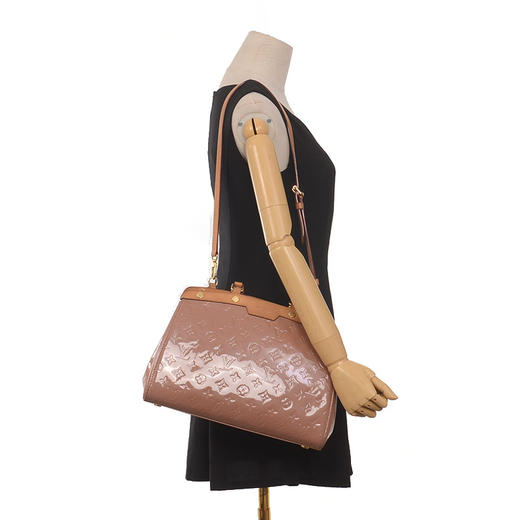 b  louis vuitton 路易威登 lv brea 经典款棕色logo压纹中号手提肩