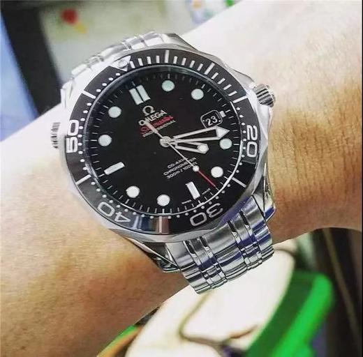 欧米嘎高颜值又简单大气的机械男表 100米超强防水 进口日本机械机芯!