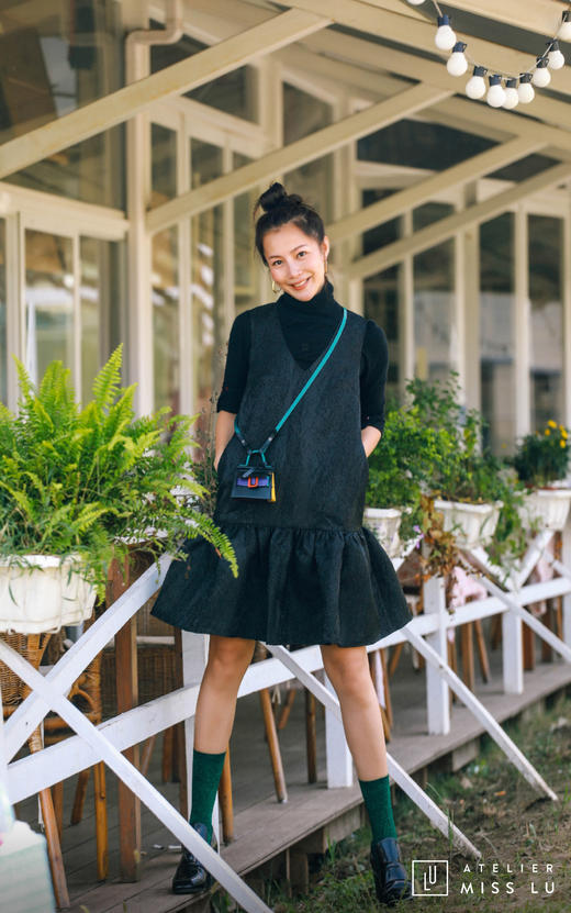 AtelierMissLu / Christy -黑色下摆褶皱装饰背心裙 商品图2