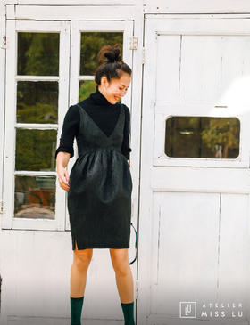 AtelierMissLu / Becky-黑色暗纹收腰背心裙