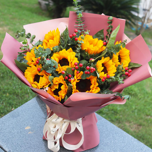 徐州鲜花速递同城向日葵花束礼盒生日云龙鼓楼贾汪创意毕业送花店