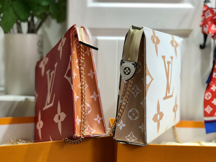 lv大logo奢侈品lv大花盥洗袋带链条