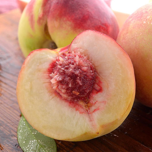 【重点推荐】山东泰安寒露蜜桃 新鲜孕妇水果大桃脆桃 金秋红蜜桃 商品图2