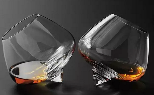 你知道干邑白兰地与威士忌的区别吗？