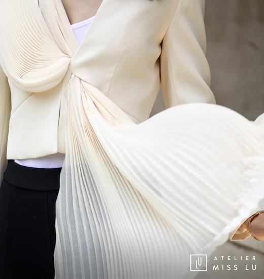 AtelierMissLu / Roz-白色风琴褶装饰短外套 商品图4