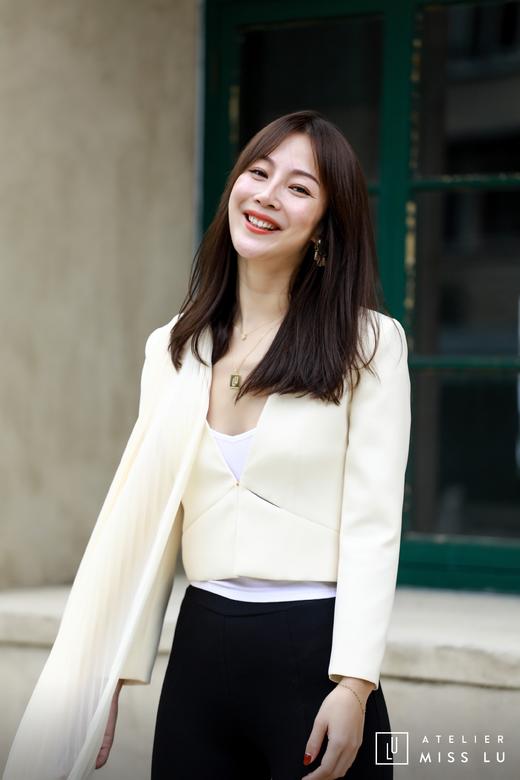 AtelierMissLu / Roz-白色风琴褶装饰短外套 商品图2