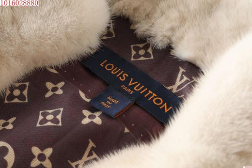 【101602尹语上新$_$8880】lv新款 哥本哈根紫标极水貂皮草 经过原