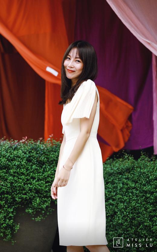 AtelierMissLu / Debbie-白色吊带风琴褶装饰连身裙 商品图0