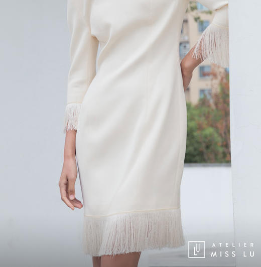 AtelierMissLu / Hera-白色袖口下摆流苏装饰连身裙 商品图10
