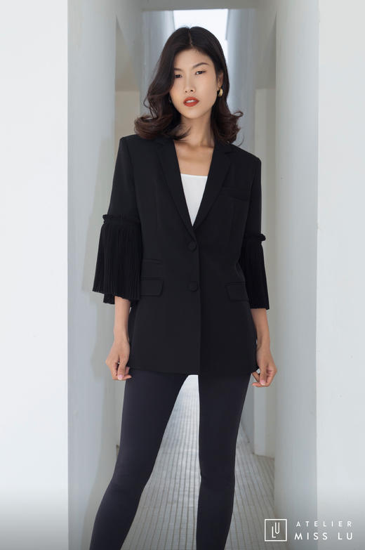 AtelierMissLu / Marin-黑色喇叭袖拼接西装外套 商品图9