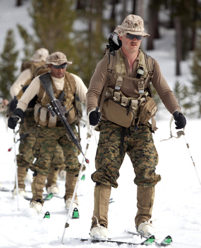 【无畏寒冷 摆脱静电】 复合碳原子摇粒绒上衣