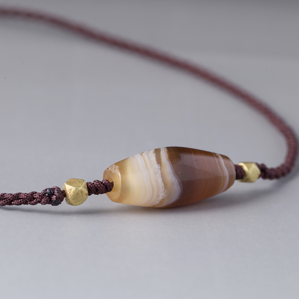 西亚高古缠丝玛瑙极简项链