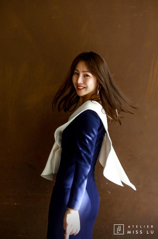 AtelierMissLu / Niecy-藏青拼白褶皱装饰连身裙 商品图4