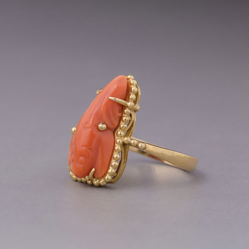 清代红珊瑚三足蟾戒指