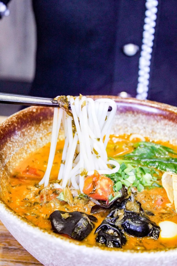 【吃断】蒙自源(君怡店)新品云南小锅米线1元秒杀!可叠加使用