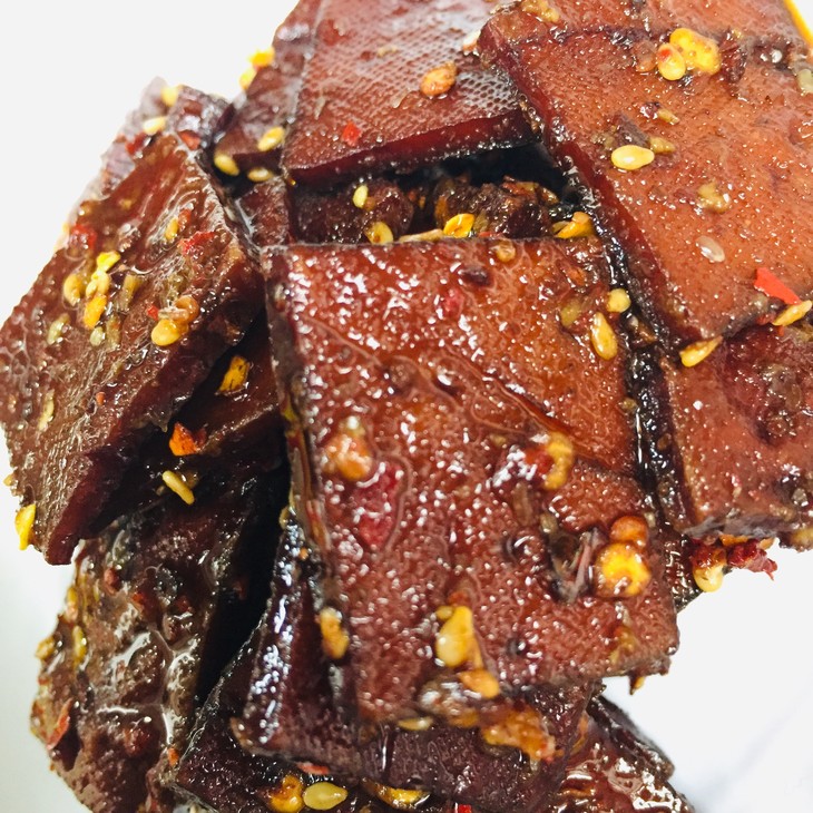 【散装现拌4胚 1油】黑色方形(长寿酱干,较软)