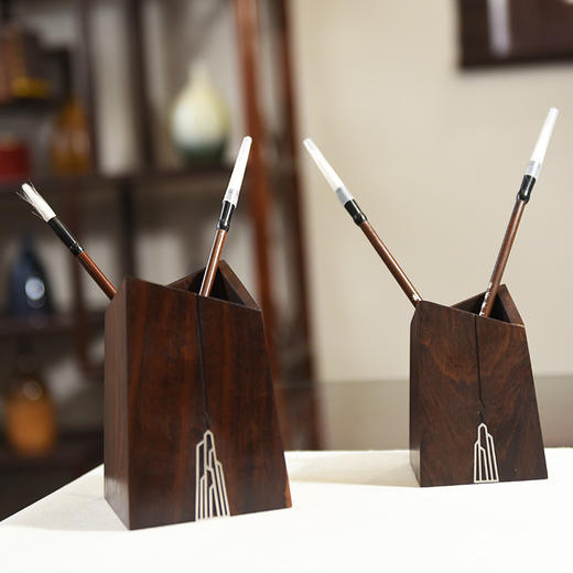 天一书局出品 黑紫檀木乐山笔筒 复古中国风文房书房摆件笔筒 商品图0