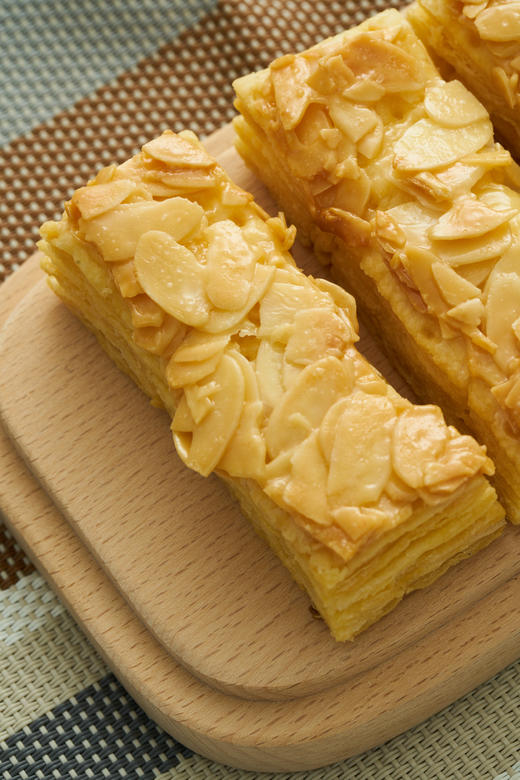 【4月7日开始陆续发货】【果仁千层酥】360g独立包装｜精选扁桃仁 x 香醇浓厚黄油酥皮 休闲时光/伴手好礼/零食茶点优选-默认不配手提袋 商品图1