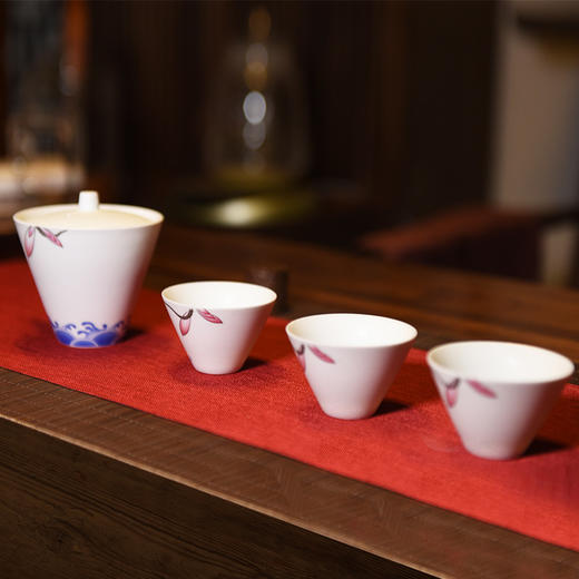 天一书局出品 花瓣手抓壶旅行礼盒套装 景德镇陶瓷茶杯茶具 商品图1