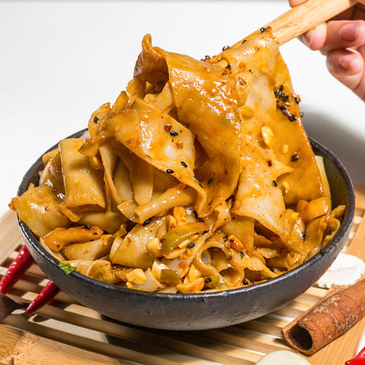 食族人麻酱面皮155g*6桶重庆风味网红食品小麦粉丝粉条泡面桶装